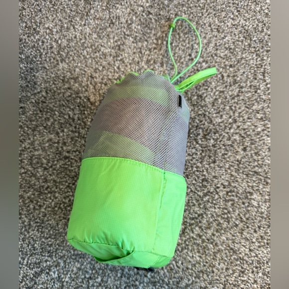 McKinley Women’s Hooded Rain Jacket - Picture 6 of 6